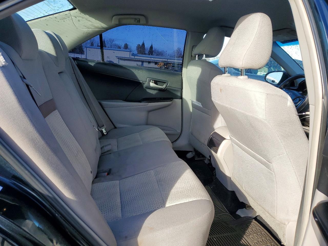2014 TOYOTA CAMRY L photo 10