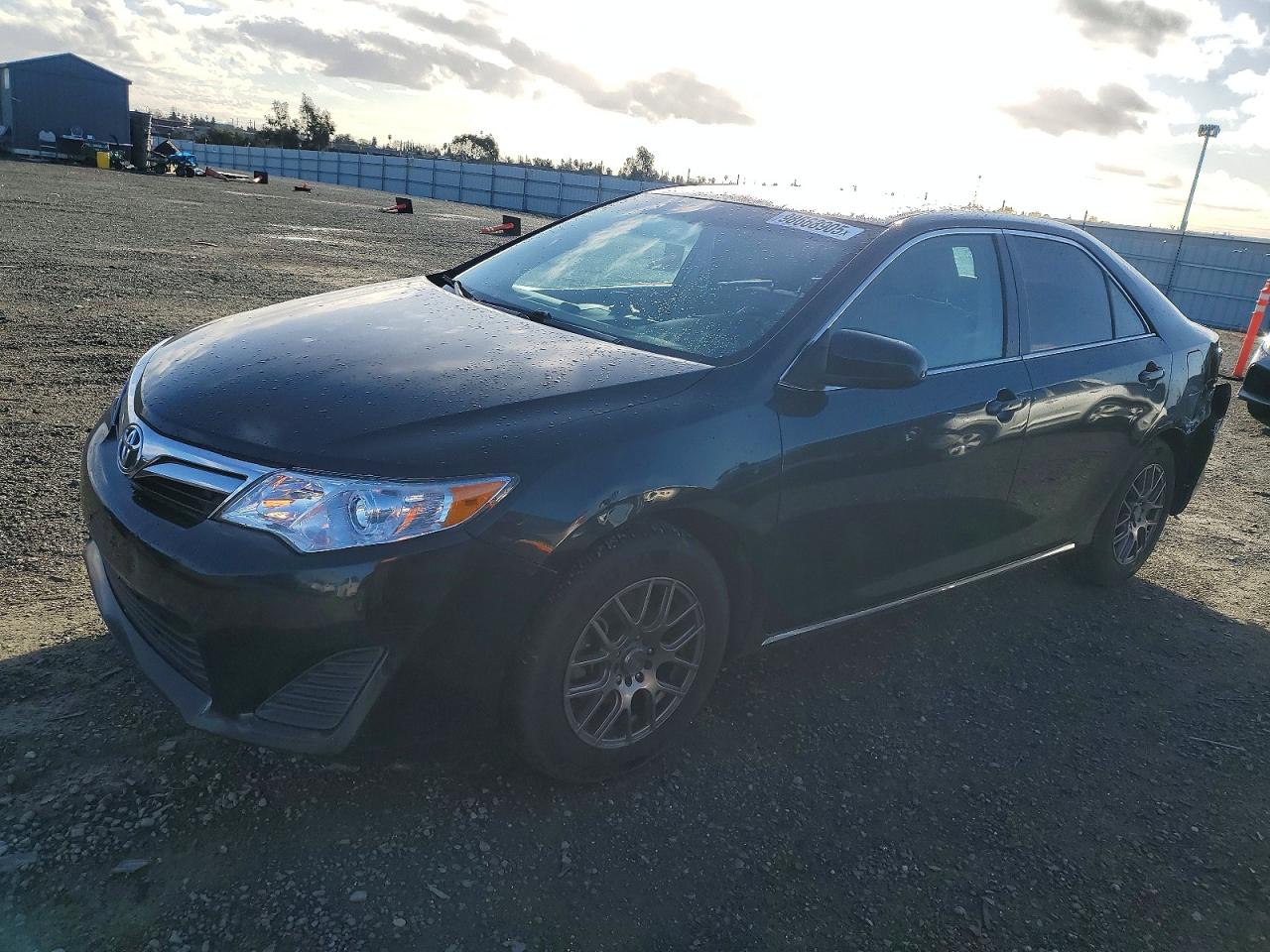 2014 TOYOTA CAMRY