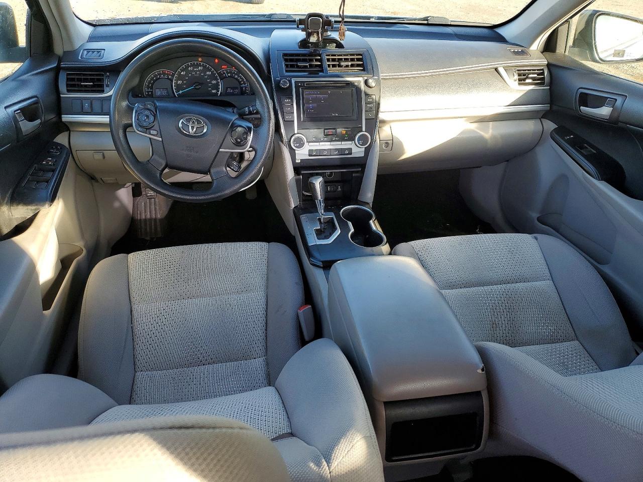 2014 TOYOTA CAMRY L photo 8