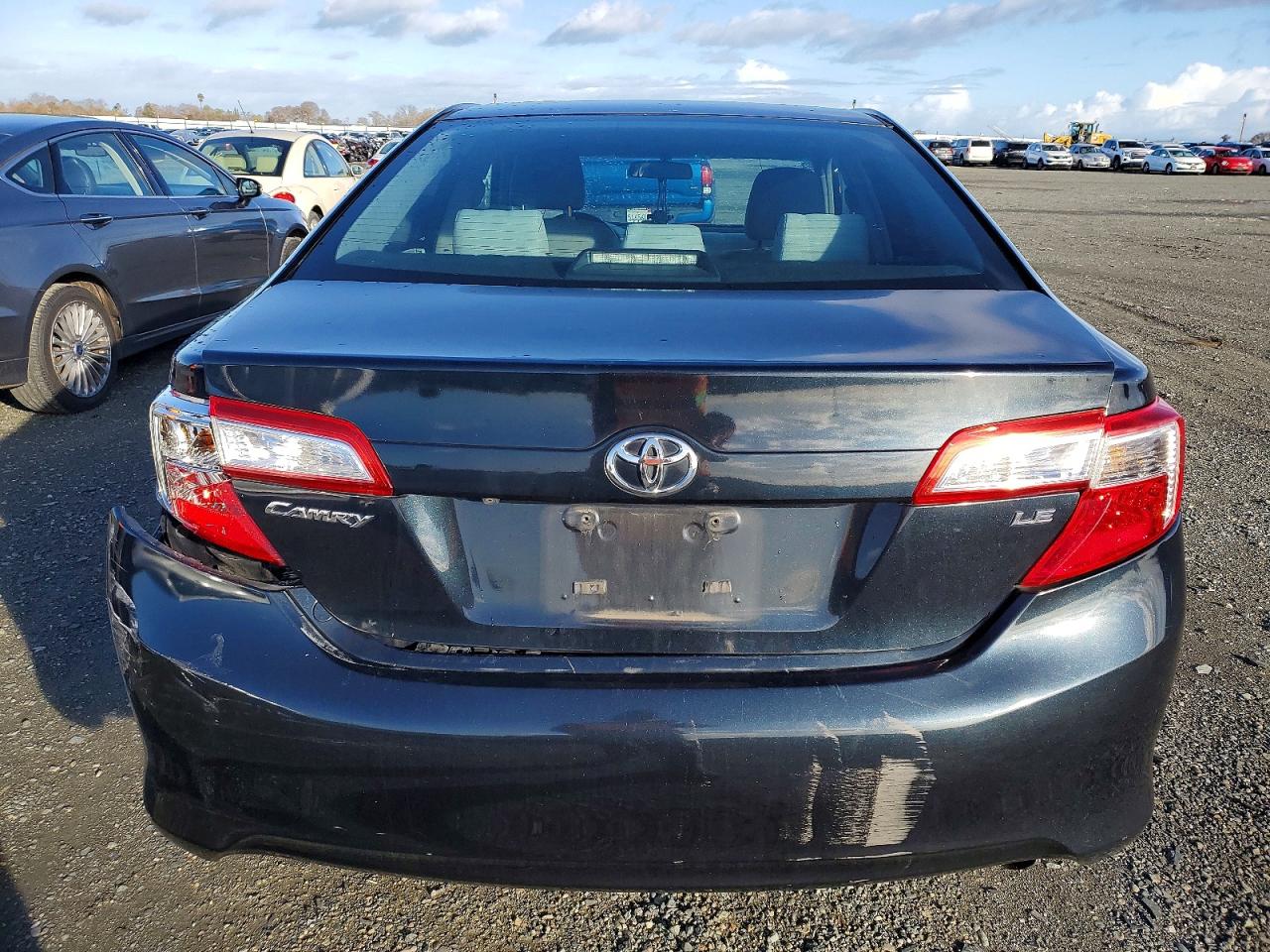 2014 TOYOTA CAMRY L photo 6