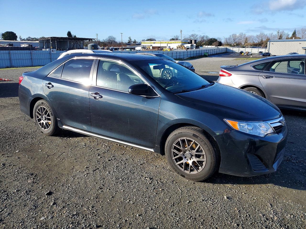 2014 TOYOTA CAMRY L photo 4