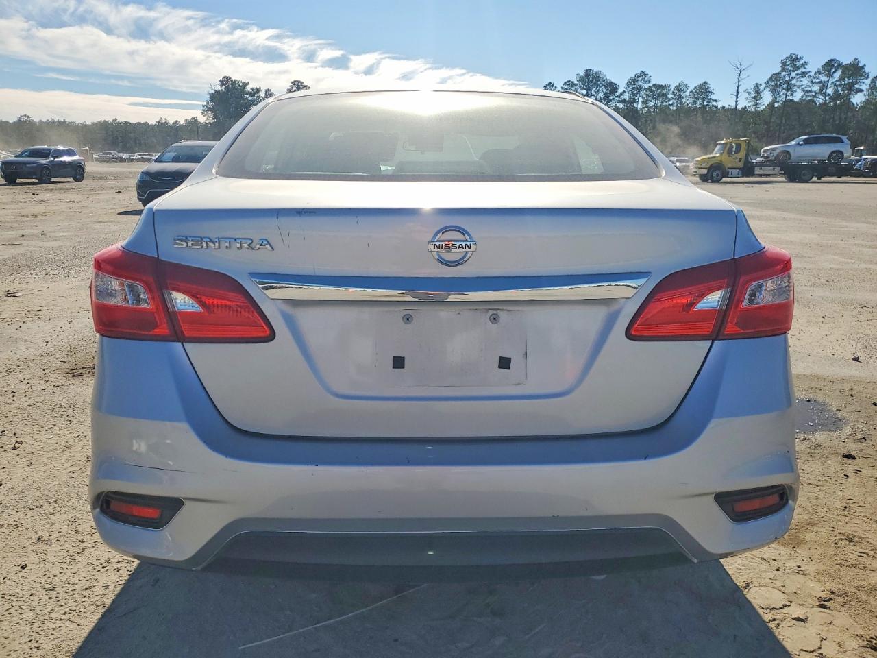 2017 NISSAN SENTRA S photo 6