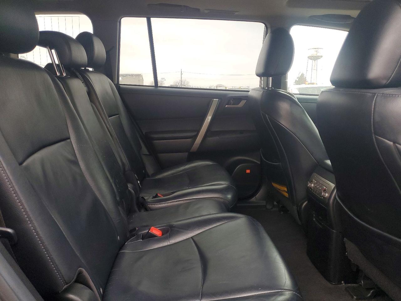 2011 TOYOTA HIGHLANDER BASE photo 21