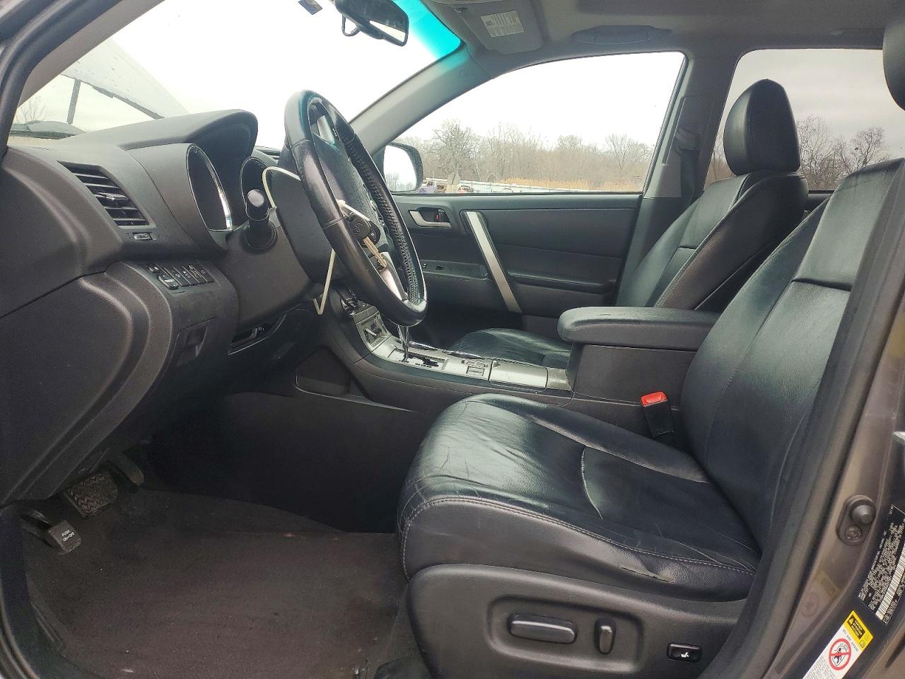 2011 TOYOTA HIGHLANDER BASE photo 13