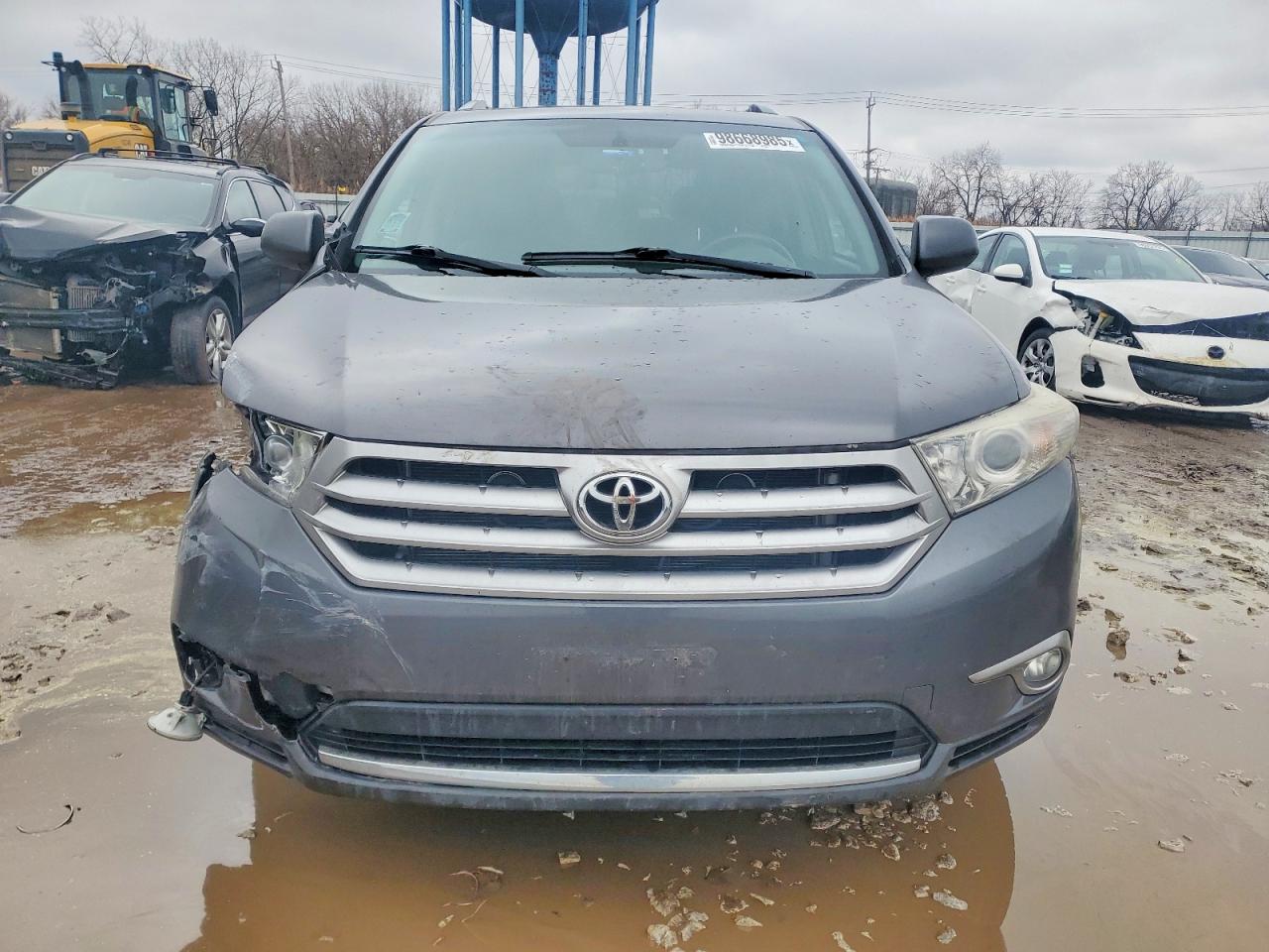 2011 TOYOTA HIGHLANDER BASE photo 9