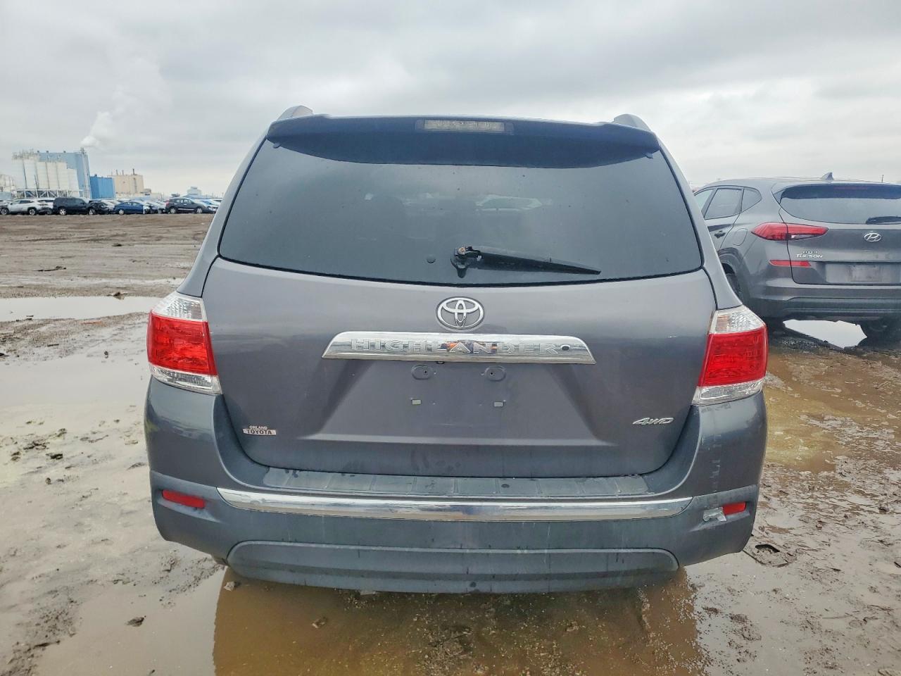 2011 TOYOTA HIGHLANDER BASE photo 11