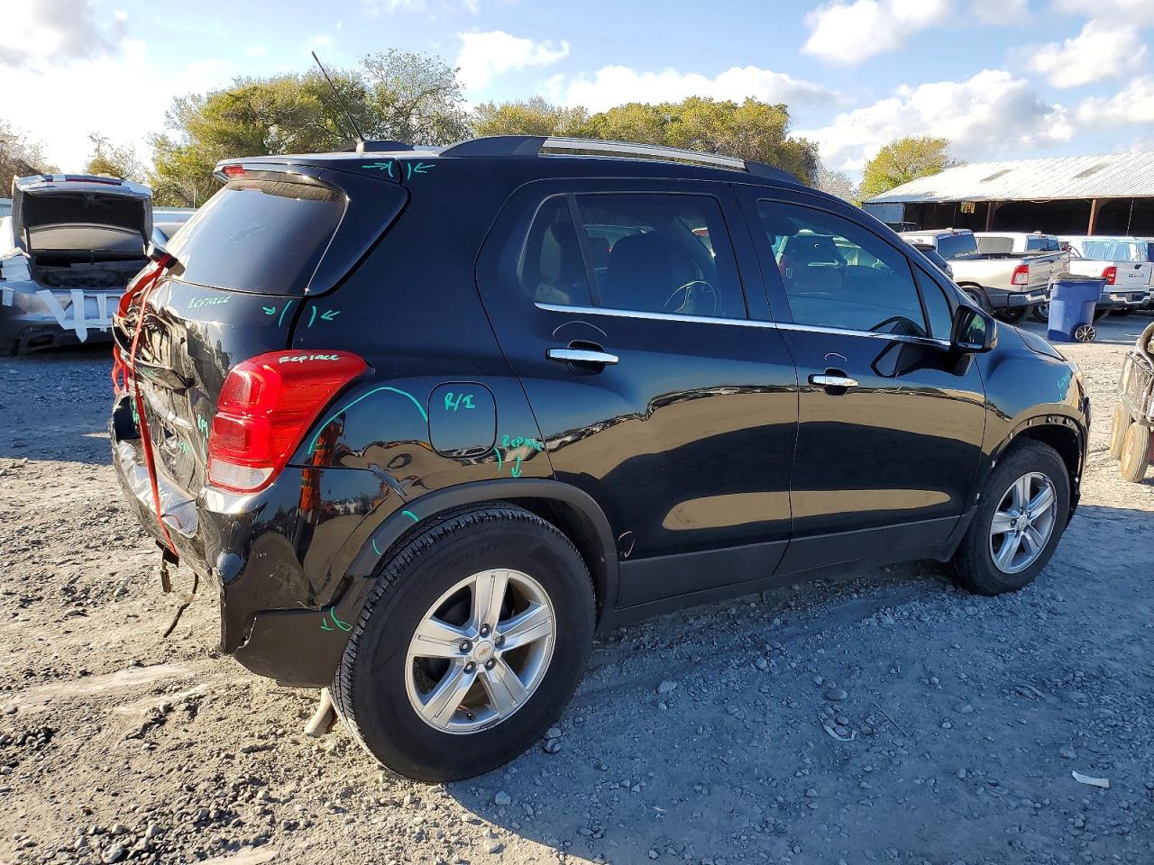 2019 CHEVROLET TRAX 1LT photo 3