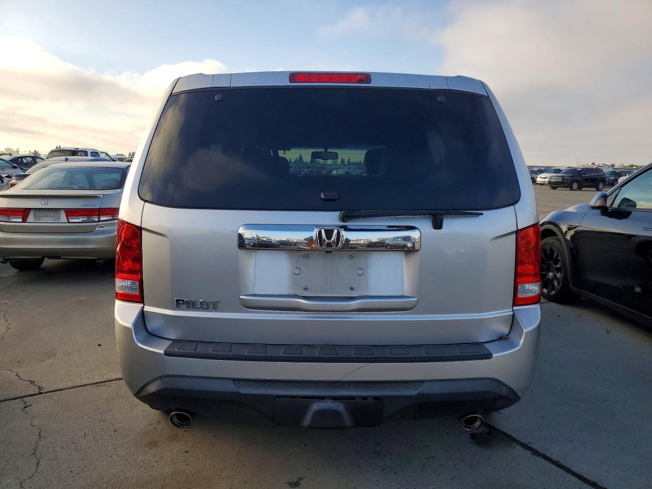 2012 HONDA PILOT EXL photo 6