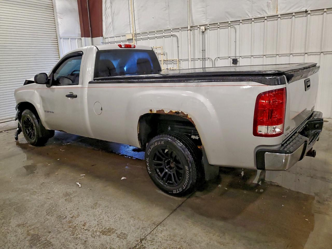 2010 GMC SIERRA C1500 photo 2