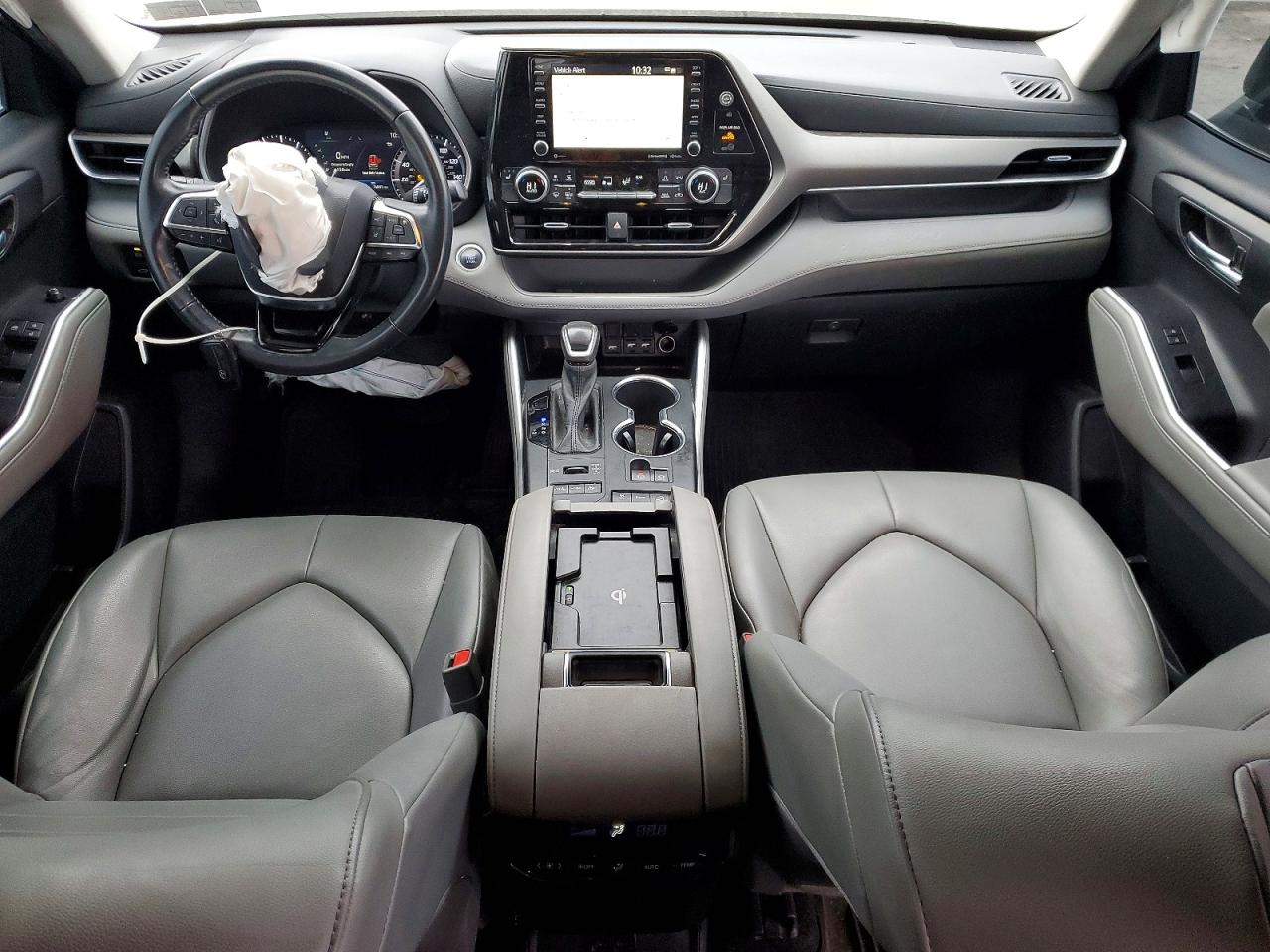 2021 TOYOTA HIGHLANDER XLE photo 8