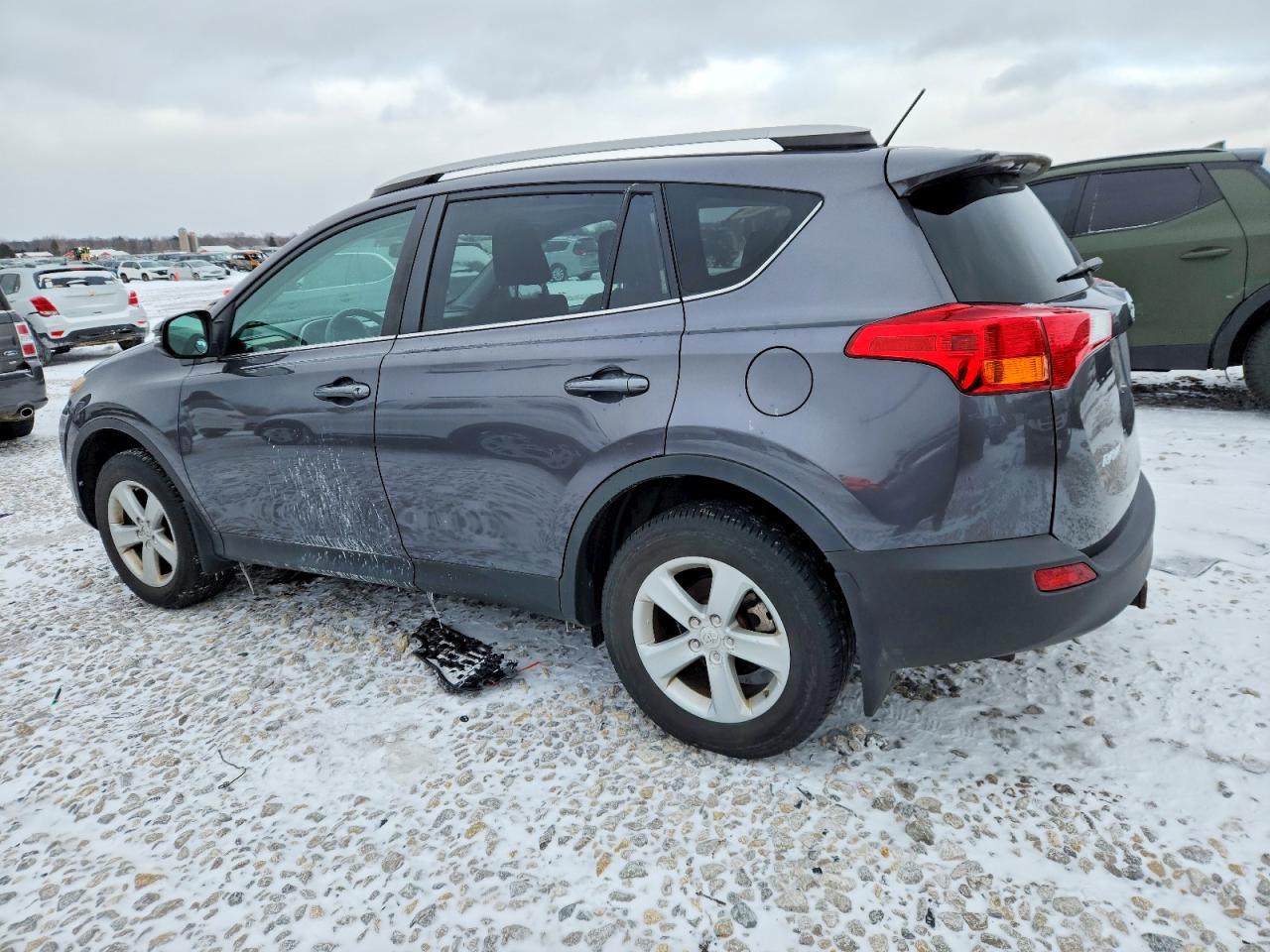 2013 TOYOTA RAV4 XLE photo 2