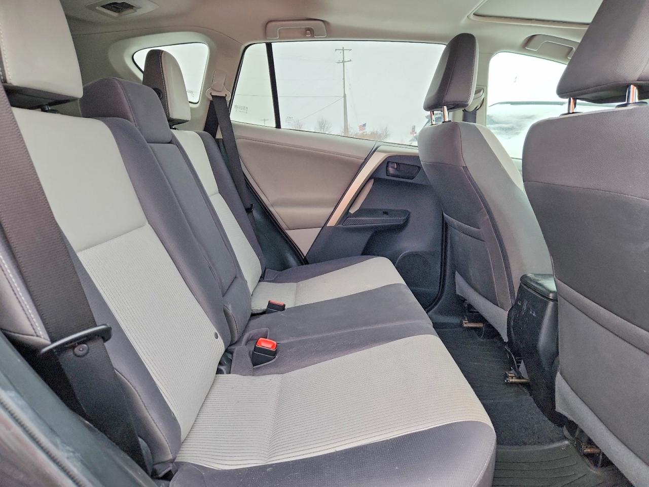 2013 TOYOTA RAV4 XLE photo 10
