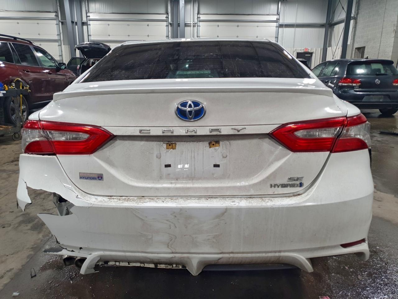 2018 TOYOTA CAMRY HYBRID photo 6