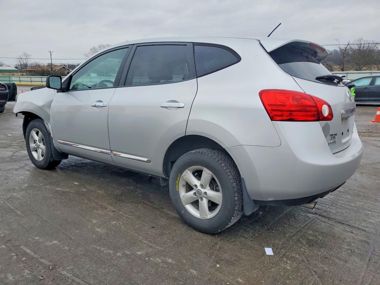 2013 NISSAN ROGUE S photo 2