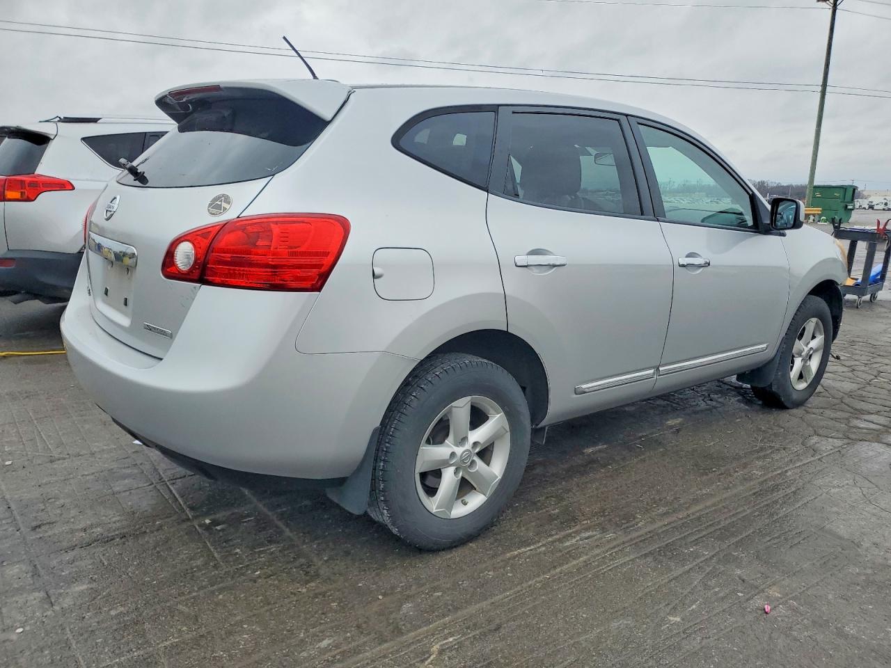 2013 NISSAN ROGUE S photo 3