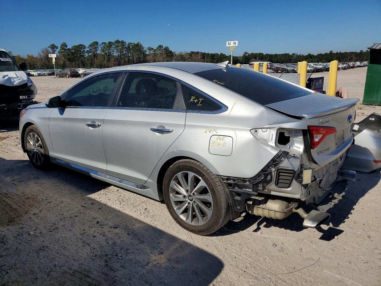 2015 HYUNDAI SONATA SPORT photo 2