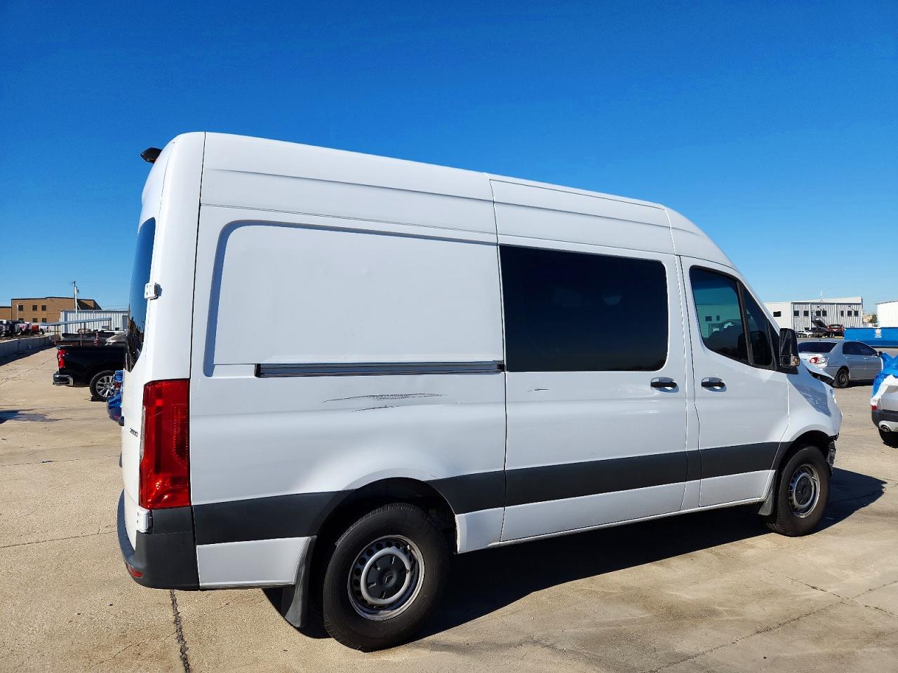 2024 BENZ SPRINTER CARGO 2500 photo 3