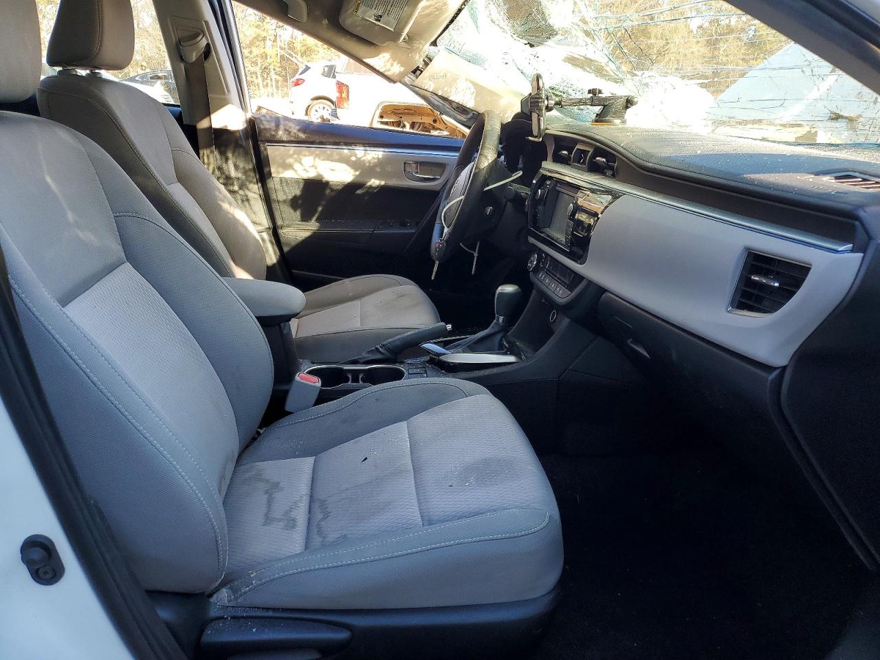 2015 TOYOTA COROLLA L photo 7