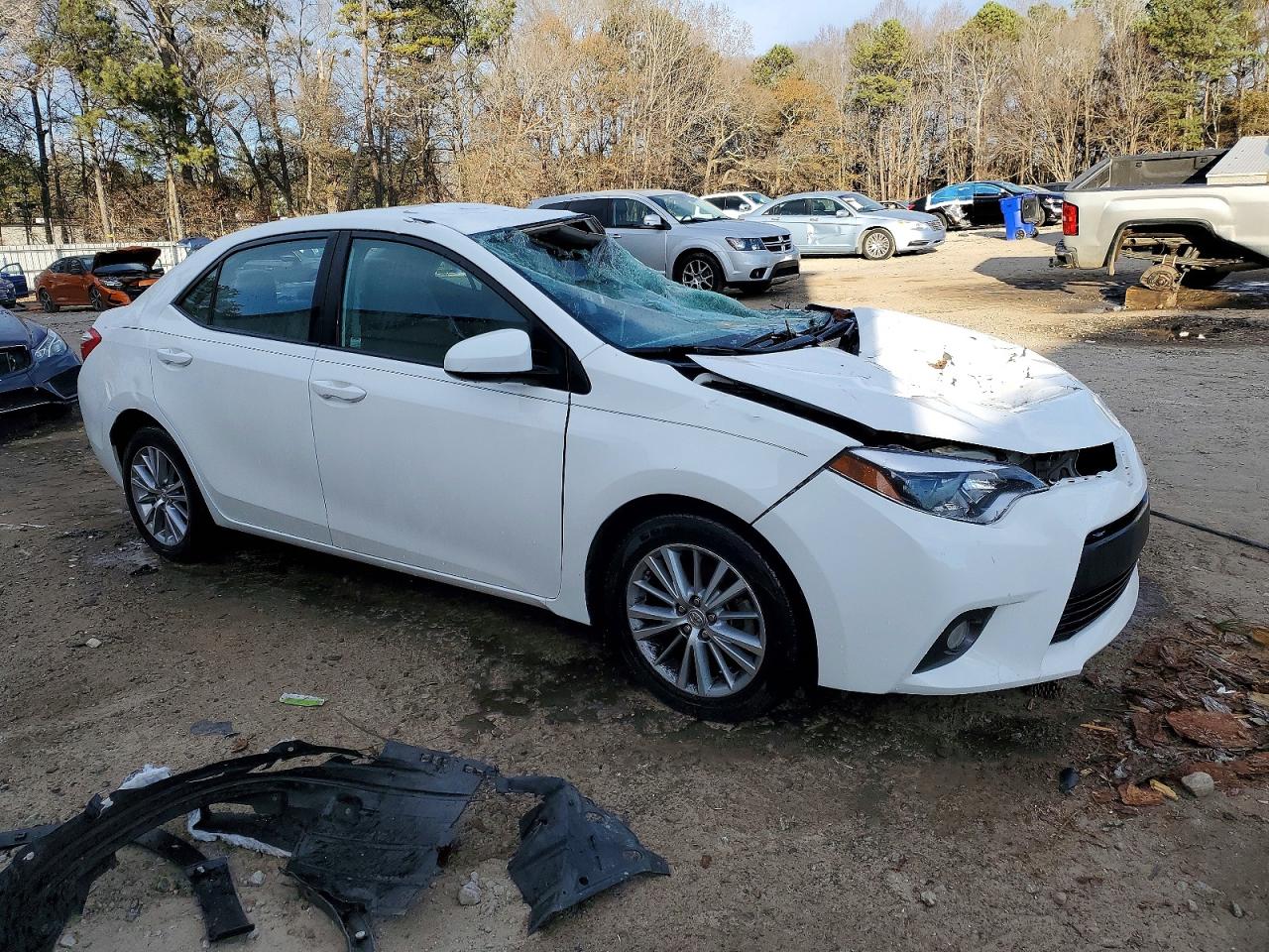2015 TOYOTA COROLLA L photo 4