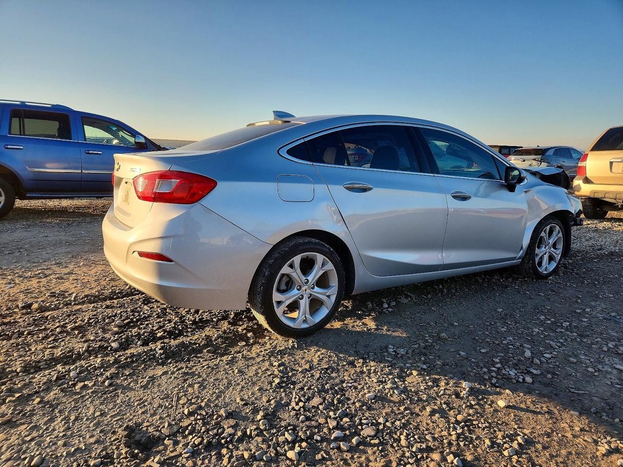 2016 CHEVROLET CRUZE PREMIER photo 3