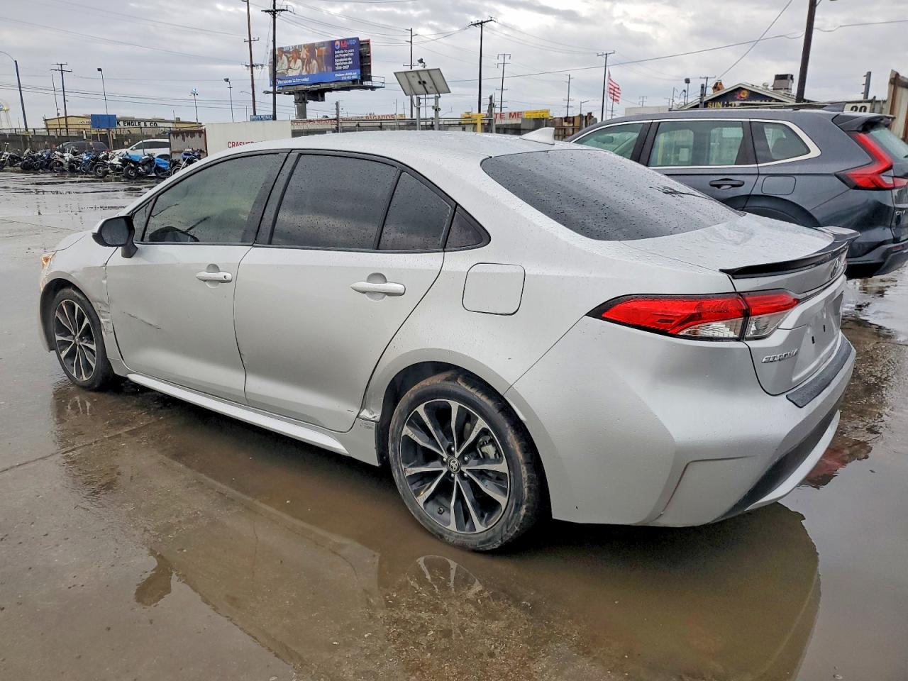 2020 TOYOTA COROLLA LE photo 2