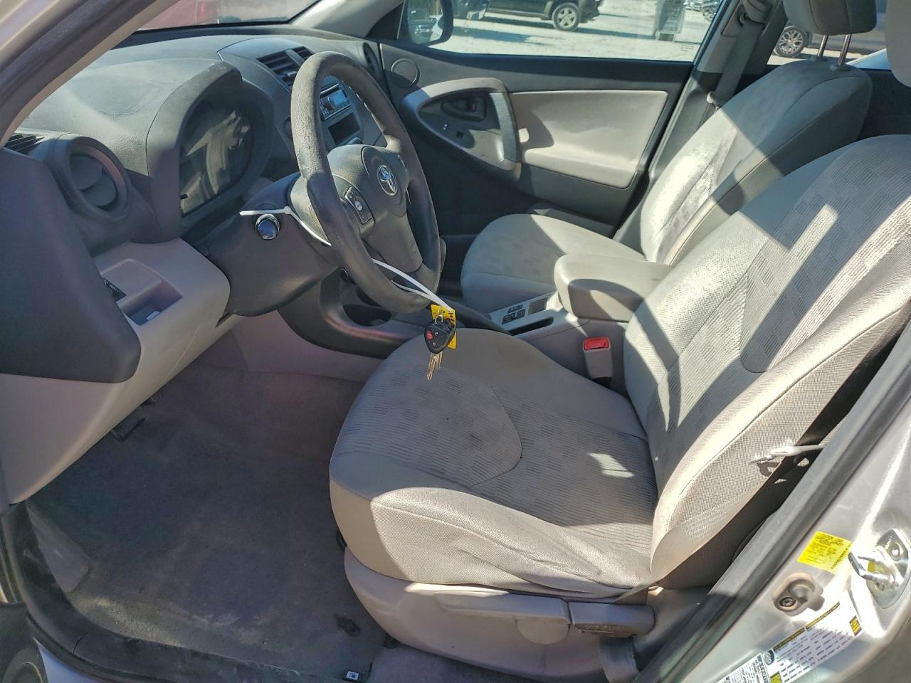 2012 TOYOTA RAV4 photo 7