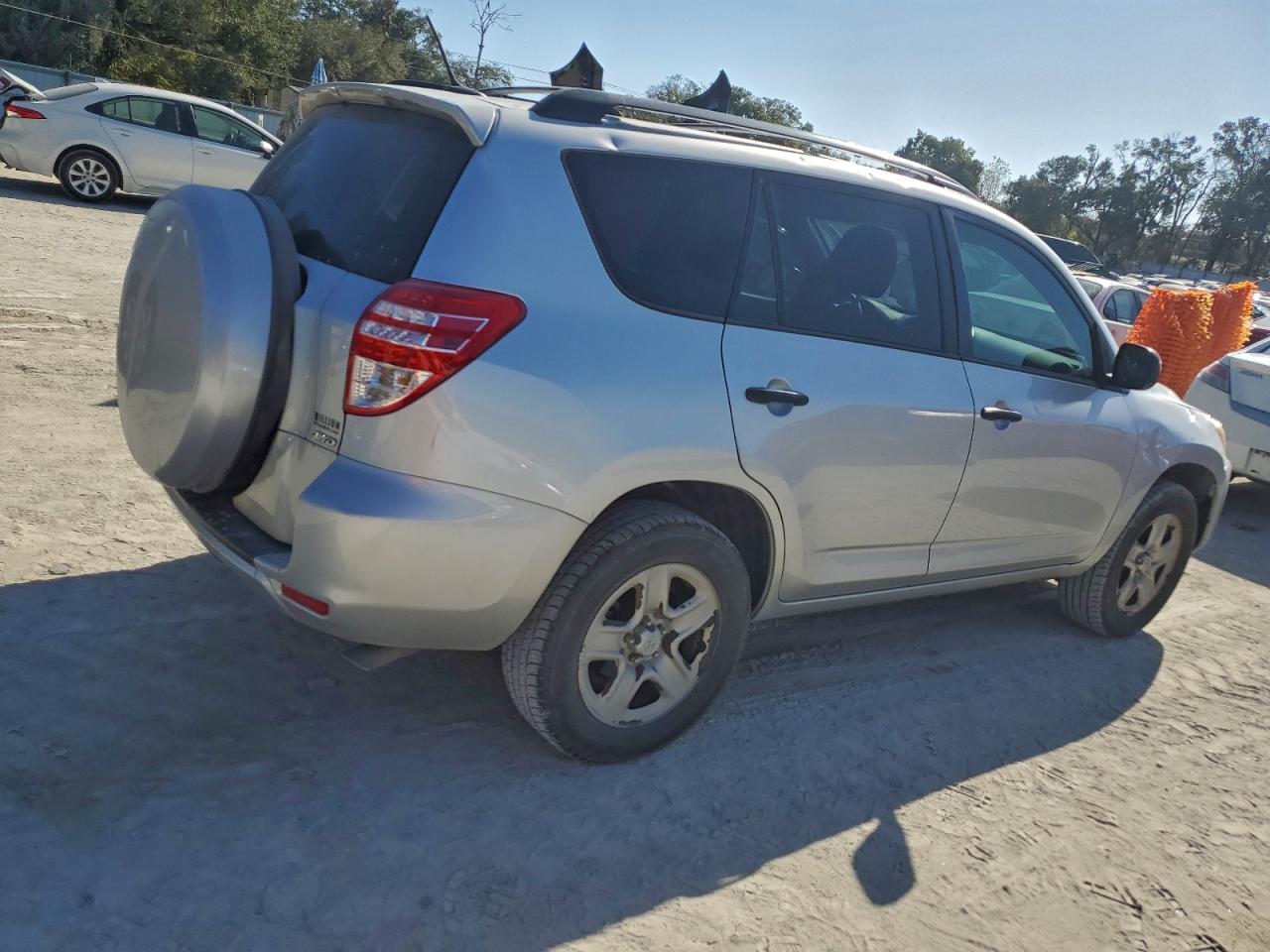 2012 TOYOTA RAV4 photo 3