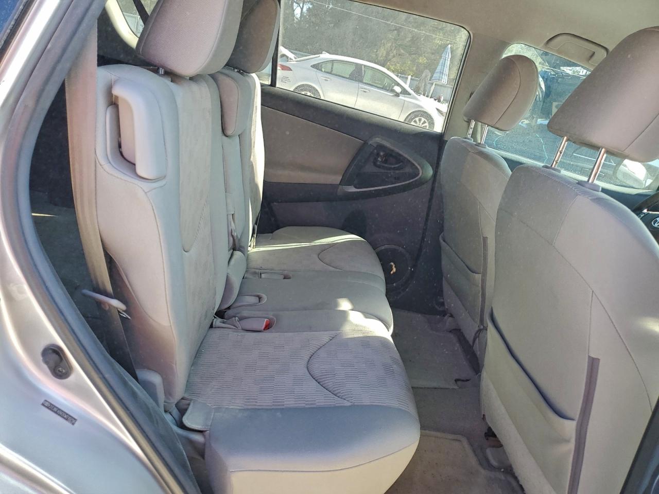 2012 TOYOTA RAV4 photo 11