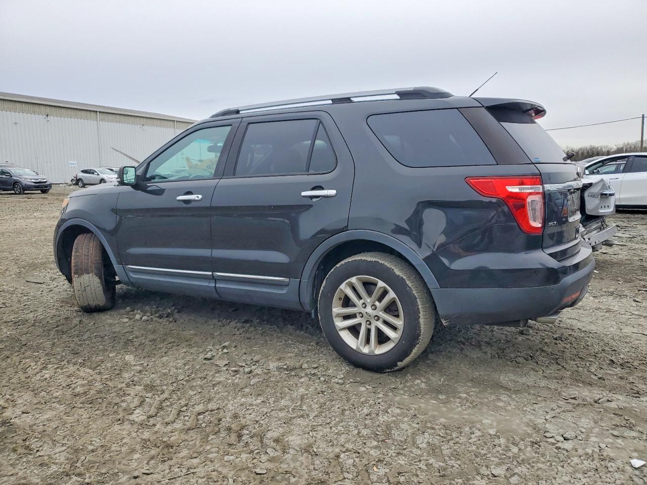 2013 FORD EXPLORER XLT photo 2