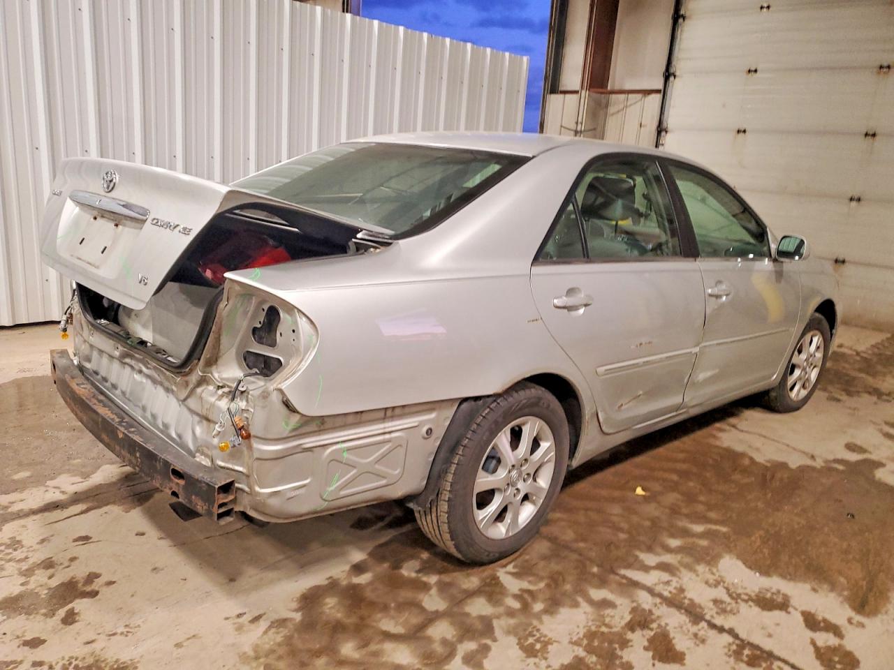 2005 TOYOTA CAMRY LE photo 3