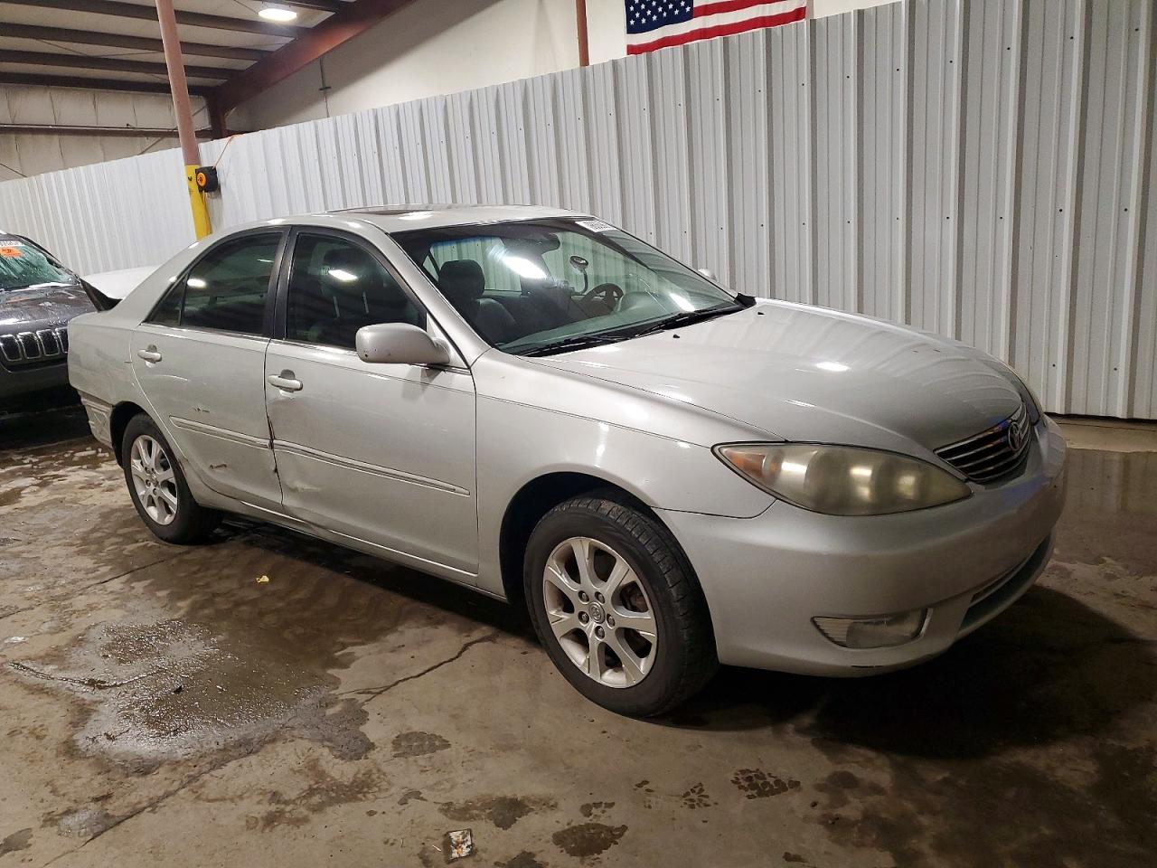 2005 TOYOTA CAMRY LE photo 4
