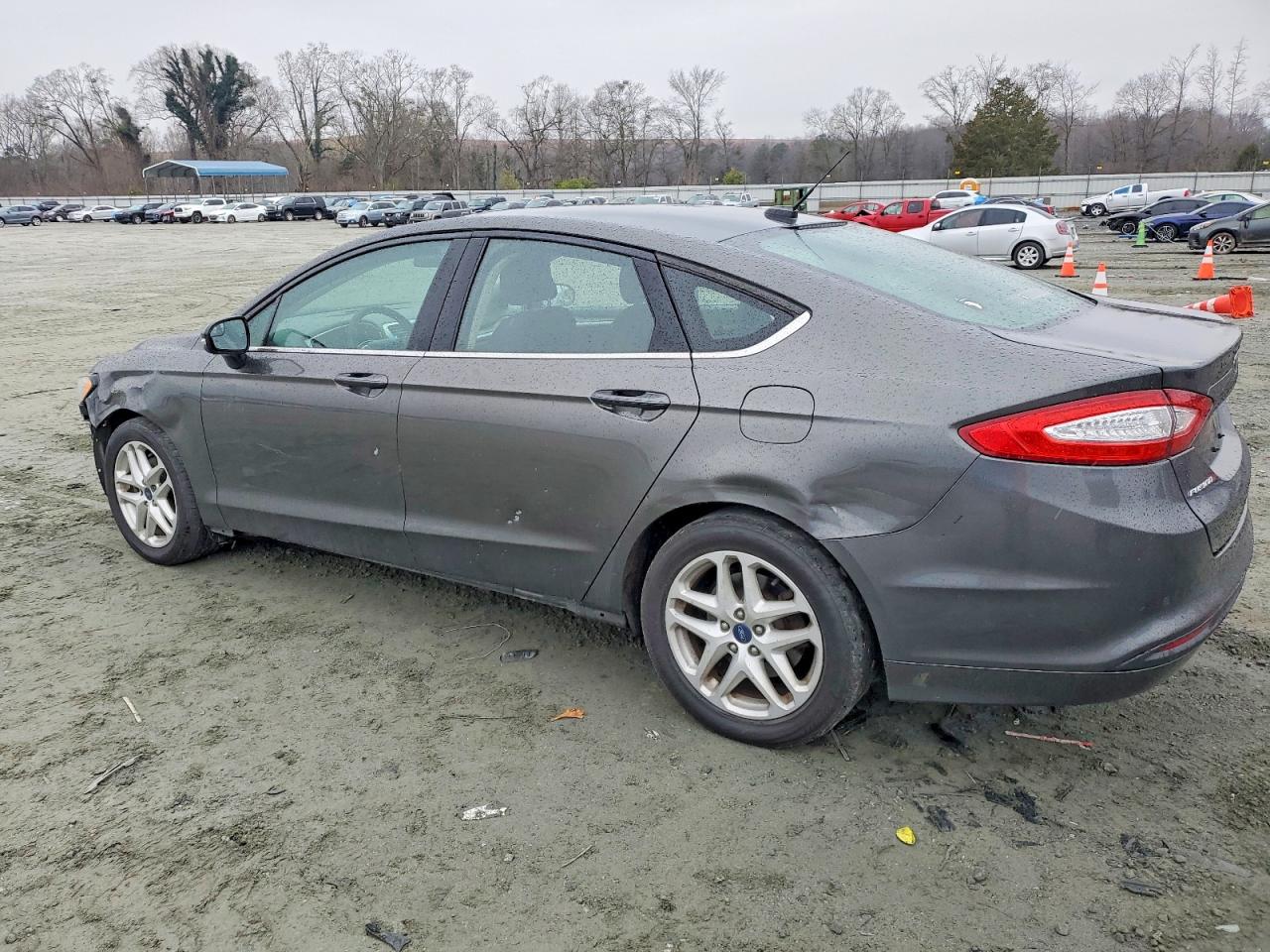 2015 FORD FUSION SE photo 2
