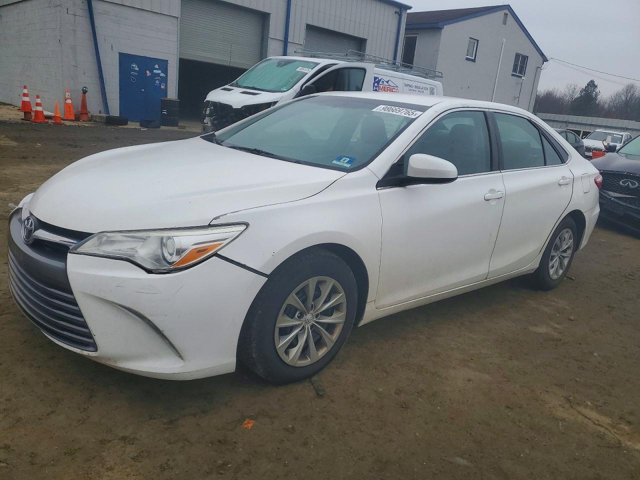 2016 TOYOTA CAMRY