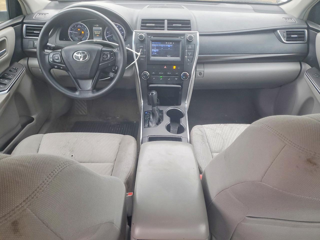 2016 TOYOTA CAMRY LE photo 8