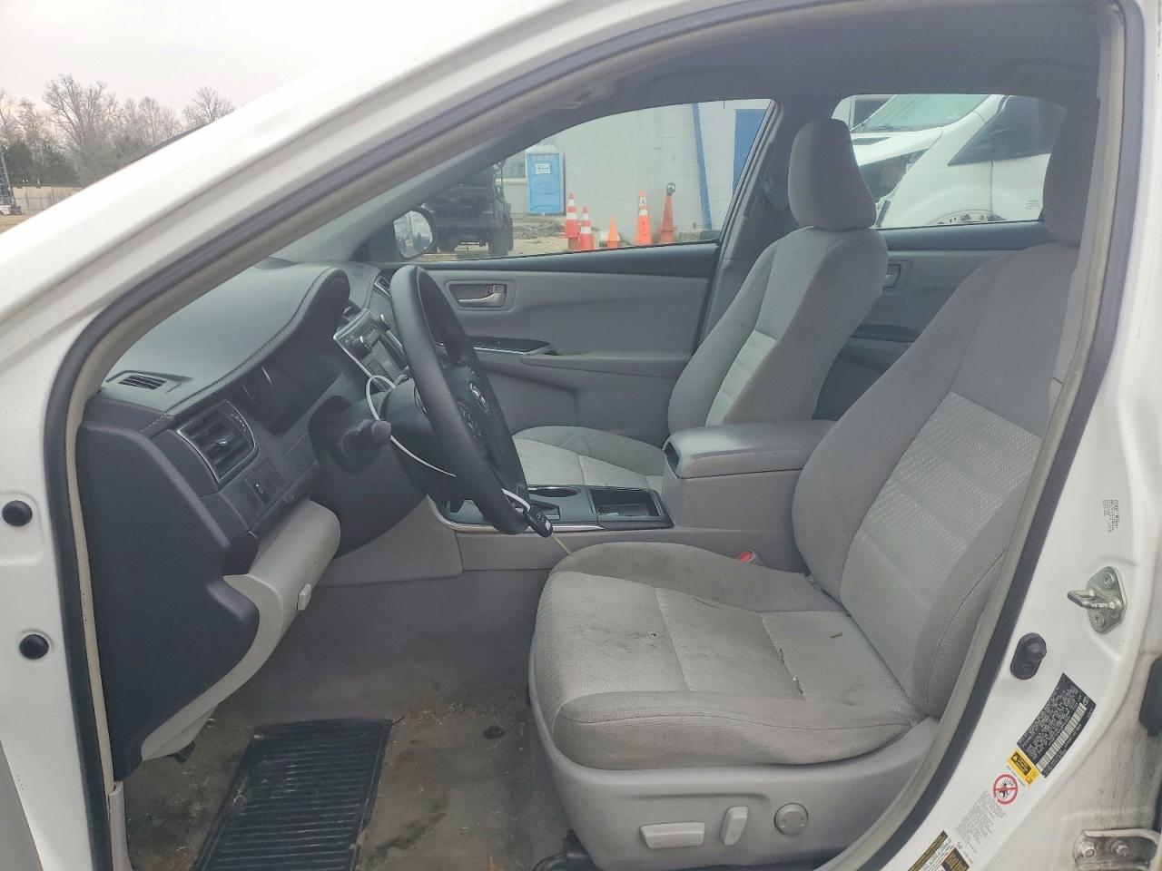 2016 TOYOTA CAMRY LE photo 7