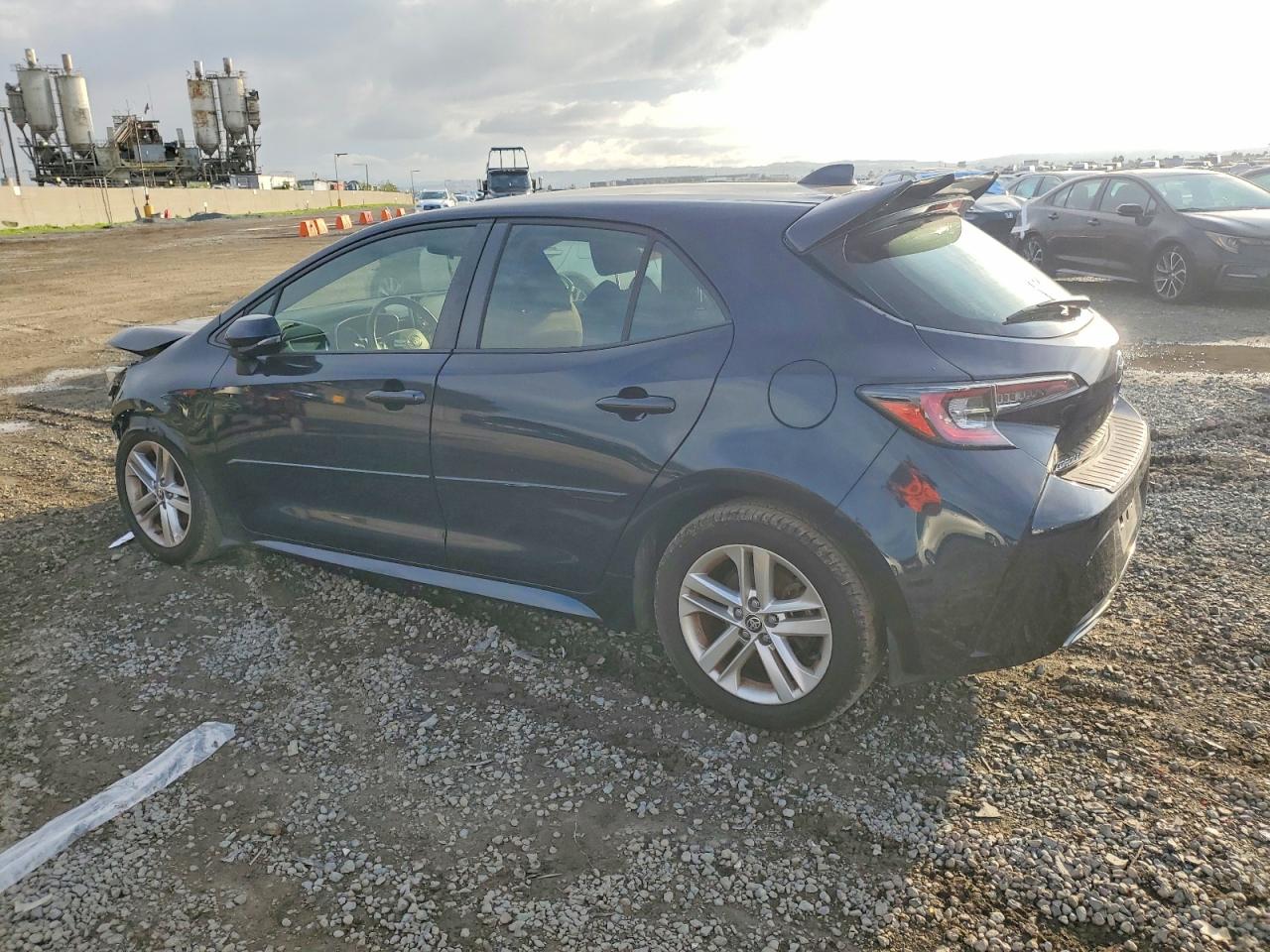 2019 TOYOTA COROLLA SE photo 2