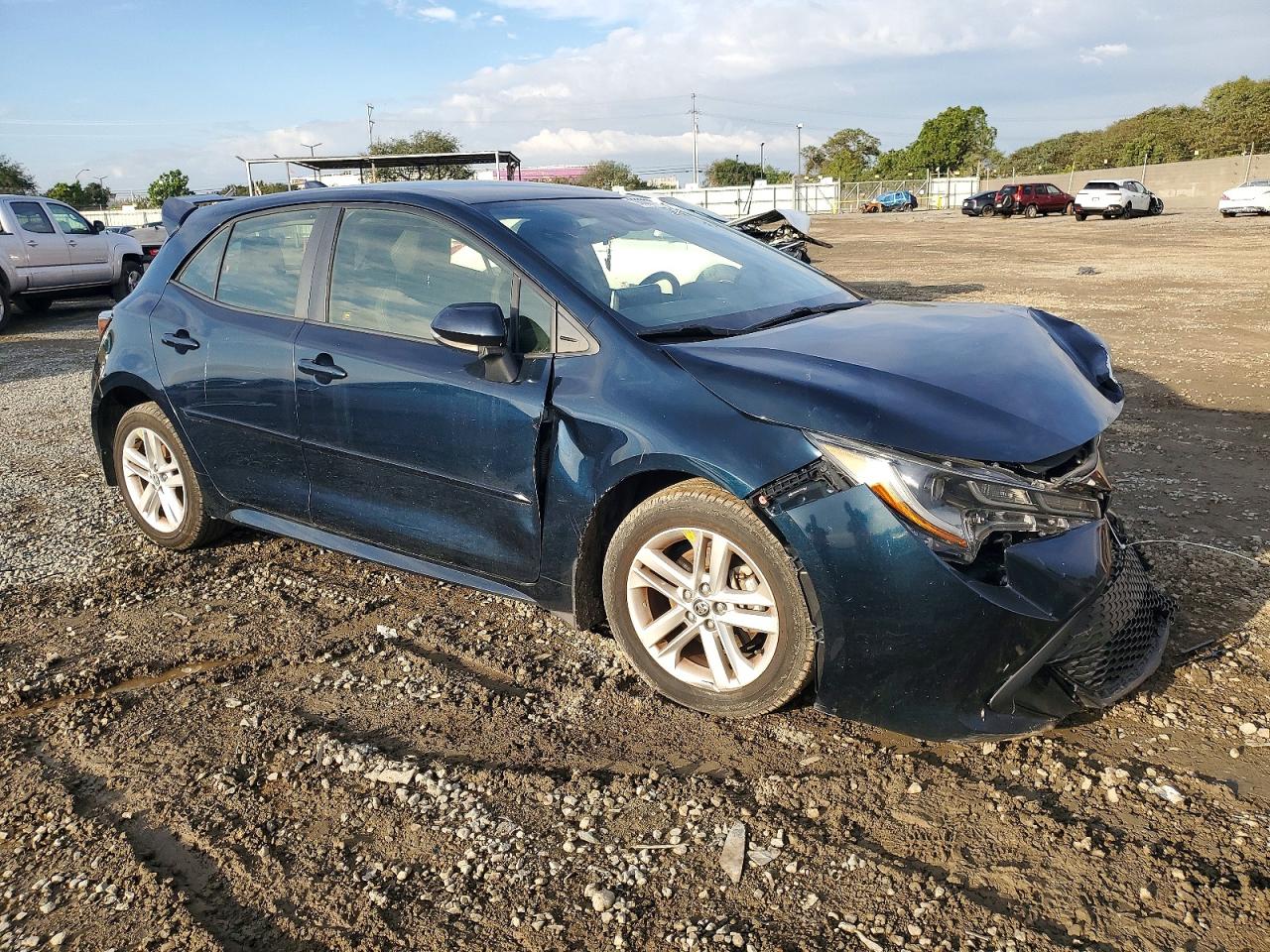 2019 TOYOTA COROLLA SE photo 4