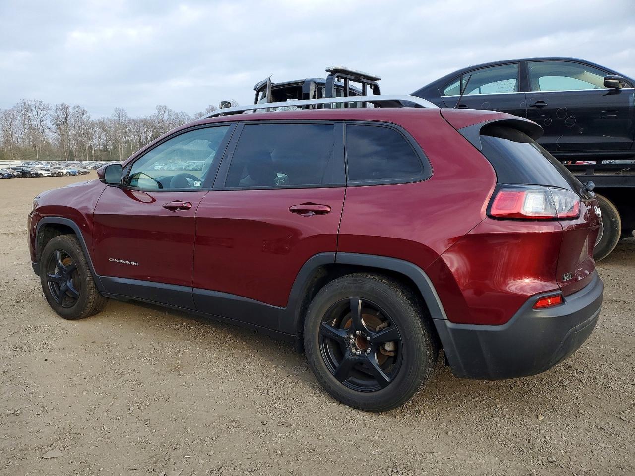 2021 JEEP CHEROKEE LATITUDE photo 2