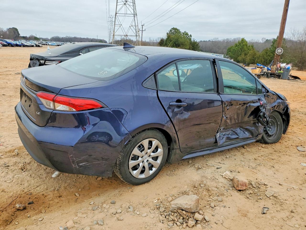 2024 TOYOTA COROLLA LE photo 3
