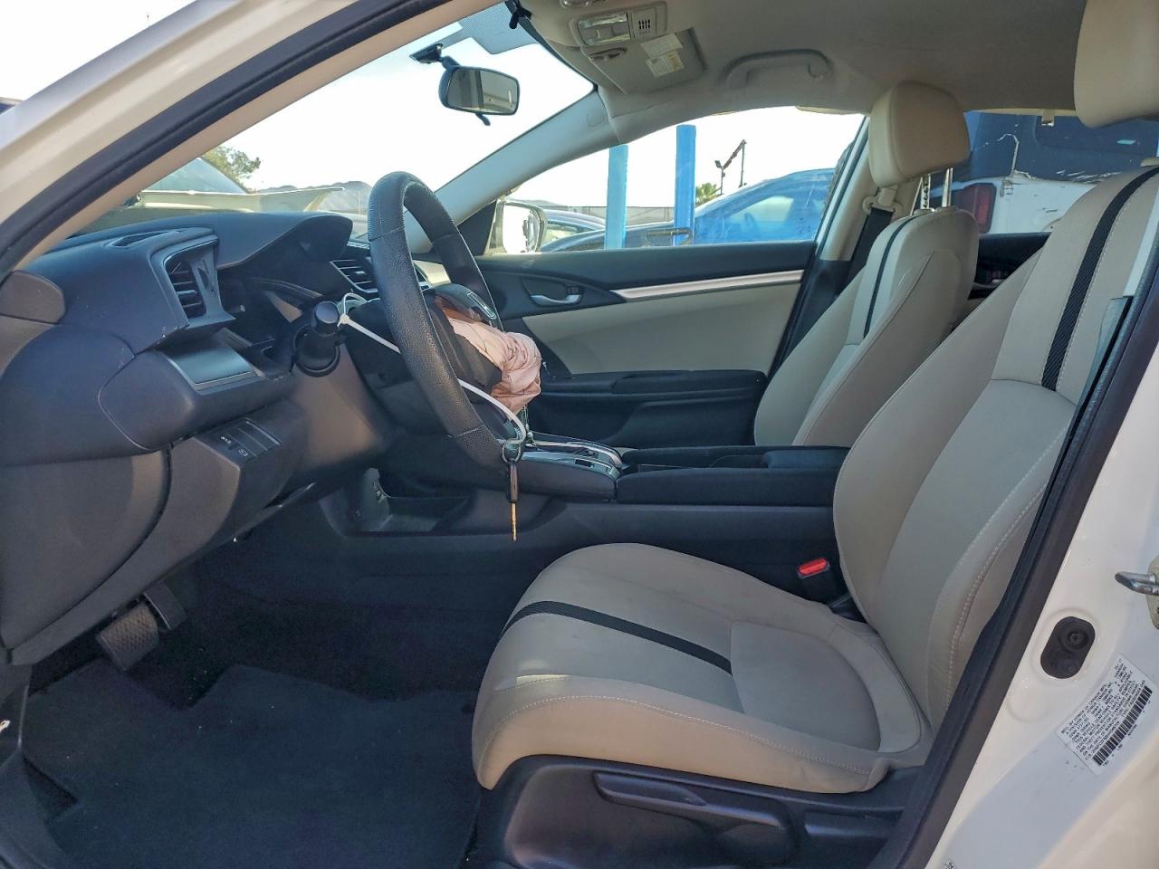 2017 HONDA CIVIC LX photo 7