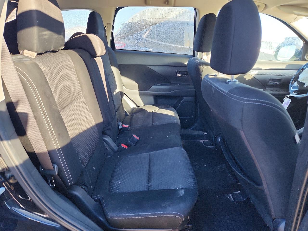 2016 MITSUBISHI OUTLANDER SE photo 10