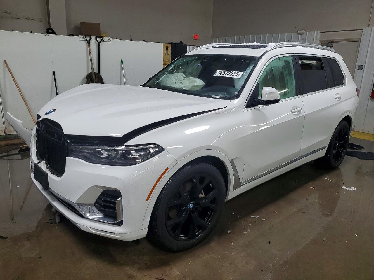 2022 BMW X7