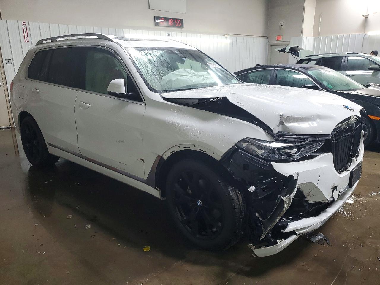 2022 BMW X7 XDRIVE40I photo 4