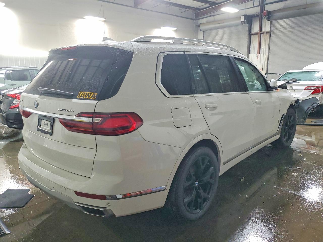 2022 BMW X7 XDRIVE40I photo 3