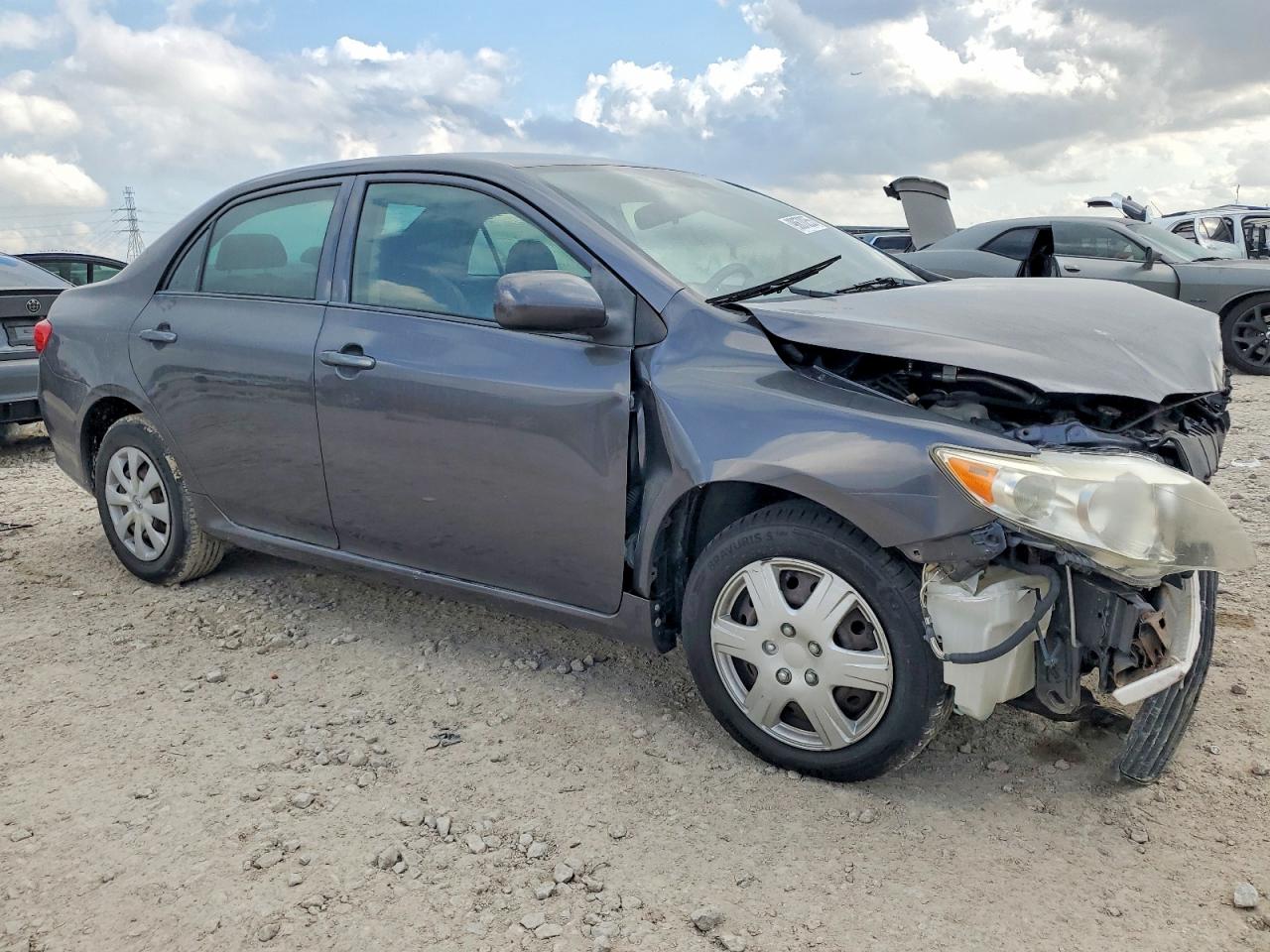 2010 TOYOTA COROLLA photo 4