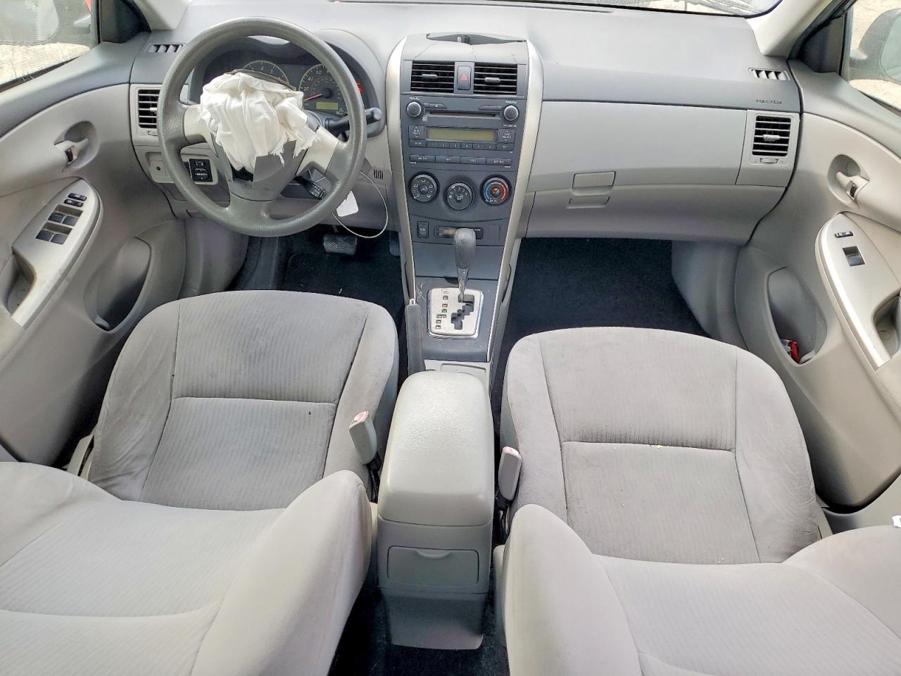 2010 TOYOTA COROLLA photo 8