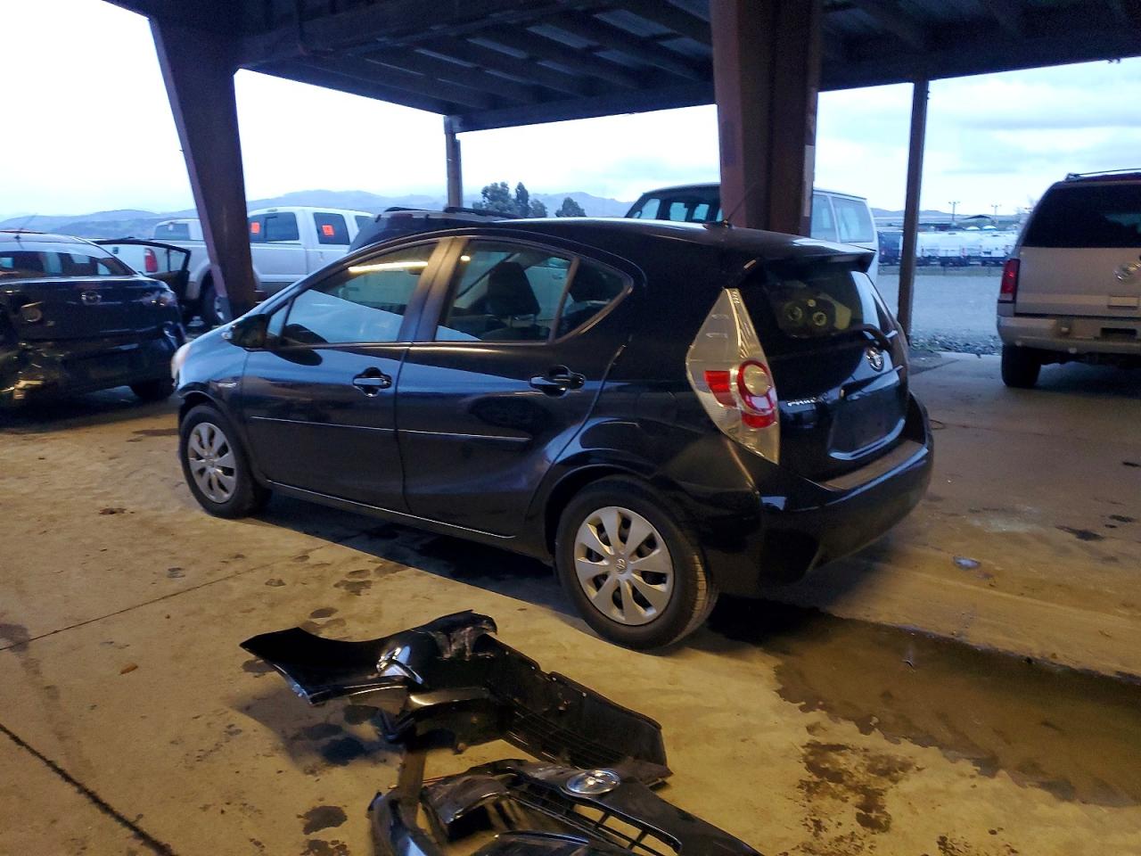 2012 TOYOTA PRIUS C photo 2
