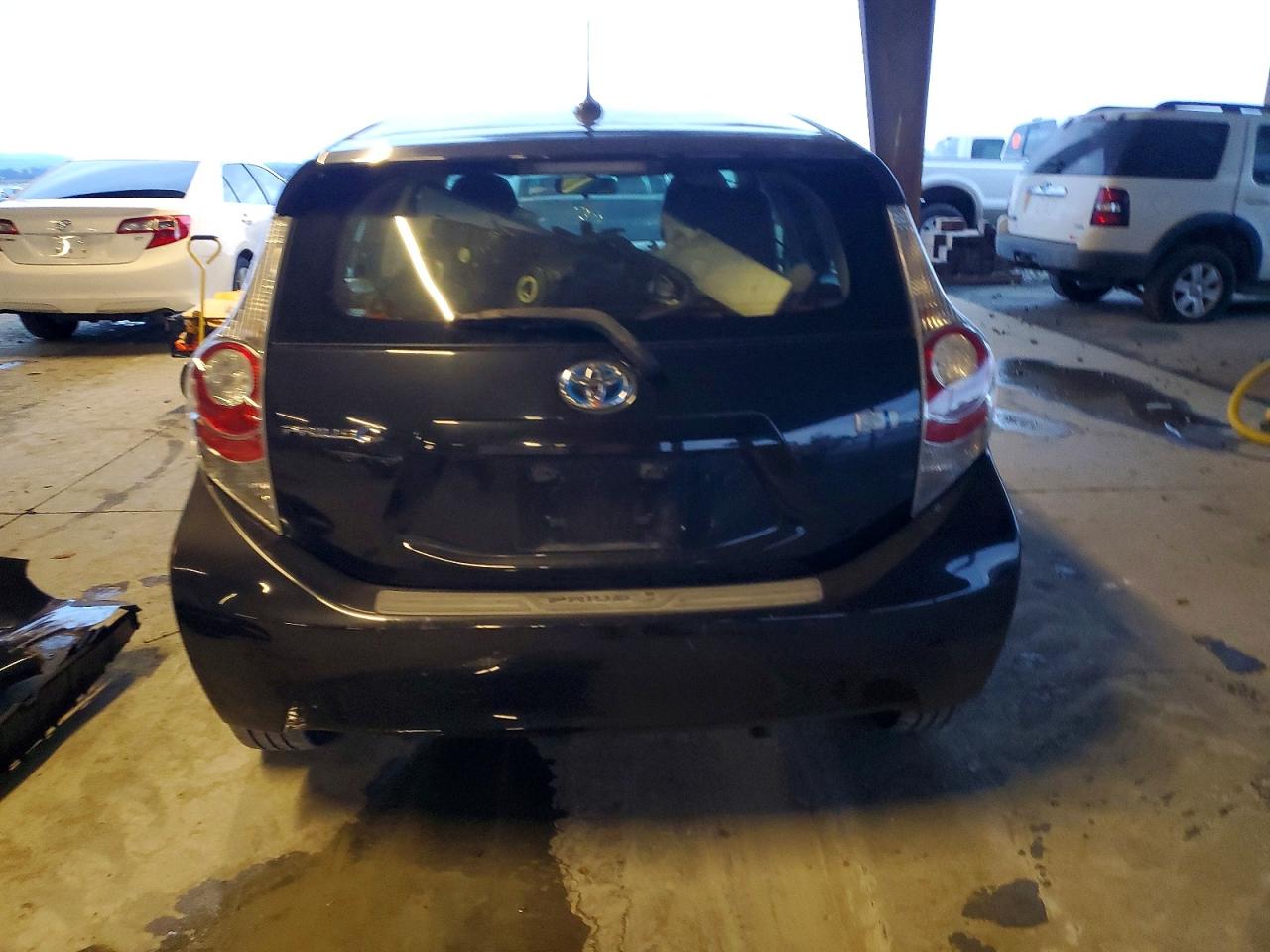2012 TOYOTA PRIUS C photo 6