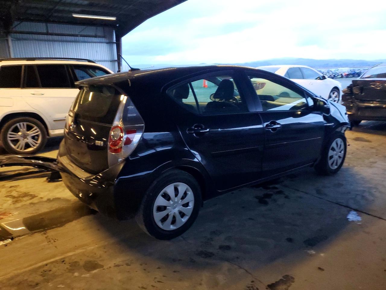 2012 TOYOTA PRIUS C photo 3