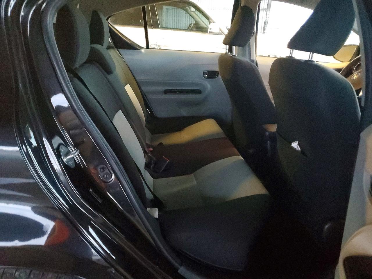 2012 TOYOTA PRIUS C photo 10